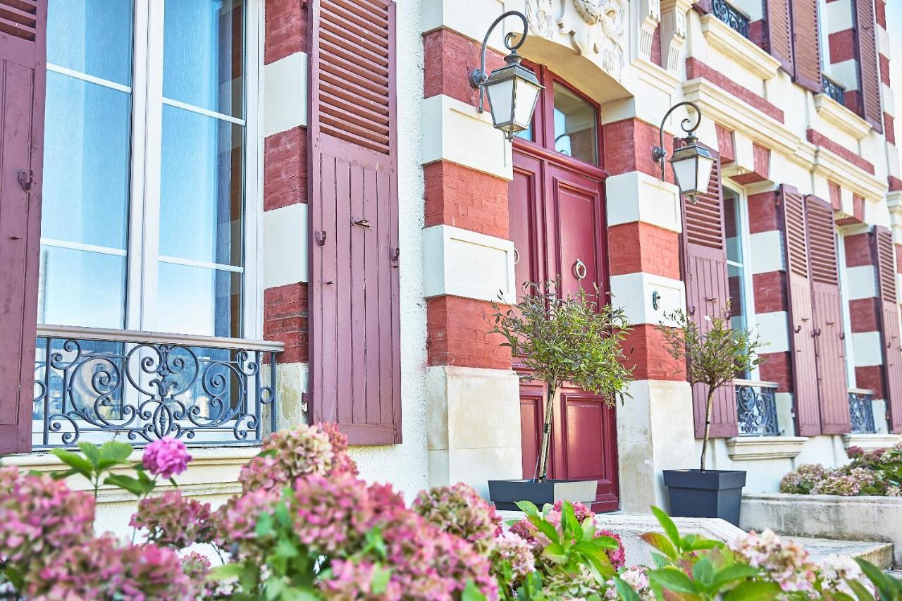 ديف-سو-مير Demeure De Manneville - Spa - 1Km Des Plages De Cabourg المظهر الخارجي الصورة